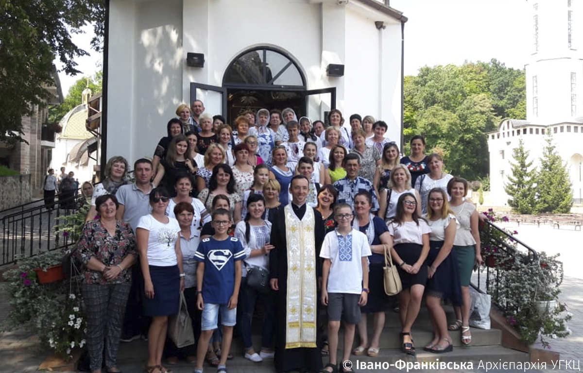 На день Незалежності України паломники з Лисецького деканату молилися до Богородиці в Зарваниці