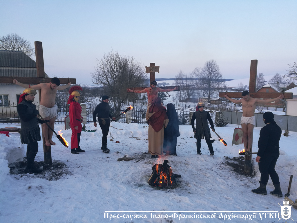 У селах Детятин та Нараївка студенти-католики провели театралізовану Хресну Дорогу